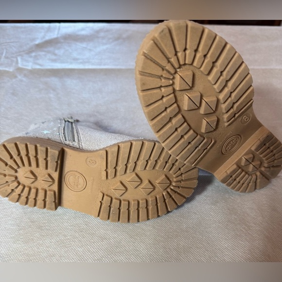 Wonder Nation Unicorn Sandals Girls - Sparkles and Glitter
Size 8 - Picture 7 of 7